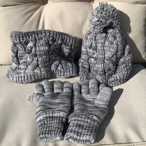 Muk Luks Hat & Glove Set